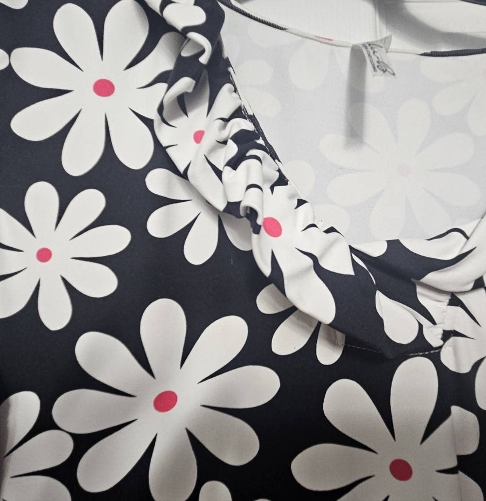Lulu B Ruffled Neck, Black W/White Daisies Dress, XL - Picture 2 of 3